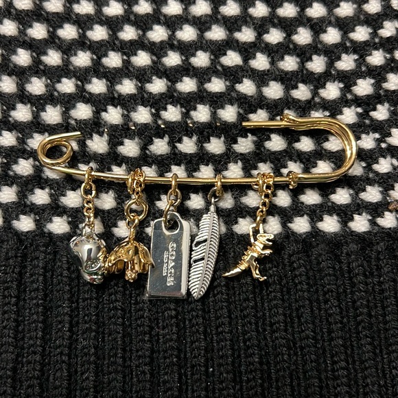 Coach Knit Charm scarf - Picture 2 of 5